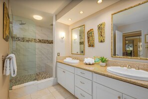 Shower, hair dryer, towels - 🌊🏄🏻🏝️ Summer in Maui - Kapalua Sunset, Golf and Beach Retreat (Lahaina)
