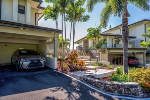 Property grounds - 🌊🏄🏻🏝️ Summer in Maui - Kapalua Sunset, Golf and Beach Retreat (Lahaina)