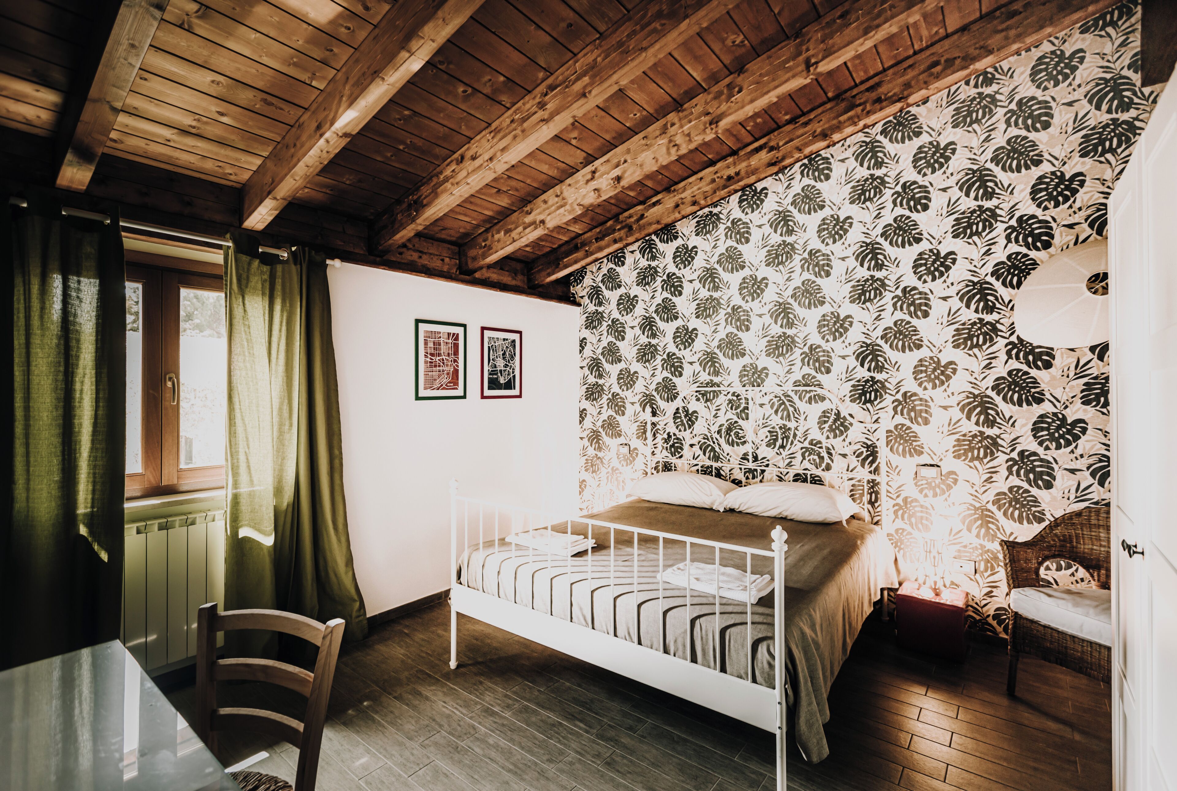 Habitación doble, 1 cama doble, no fumadores | Escritorio, cortinas opacas, tabla de planchar con plancha y wifi gratis
