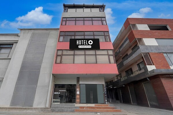 Deluxe Hotel Alpha - Chandigarh
