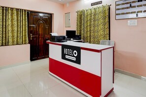 Reception - Deluxe OYO Hotel O GT Road Nellore (Nellore)