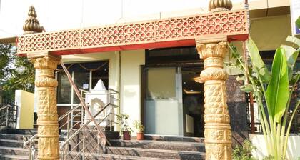 Deluxe Hotel Godavari