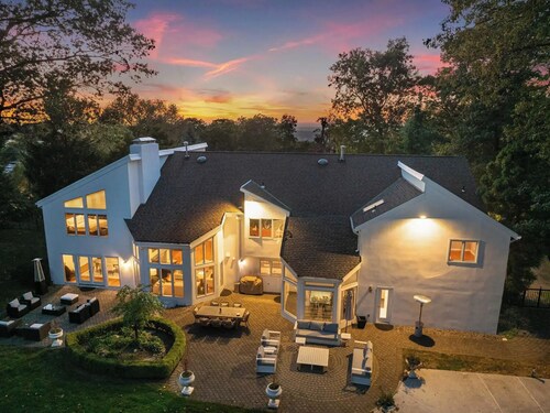 Private 1-Acre 6BR Luxury Estate - FIFA World Cup 20min to MetLife Stadium & NYC