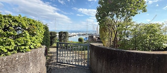 Seegarten Apartment 4 with sauna, indoor pool and terrace on Lake Constance