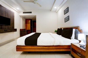 1 bedroom - Deluxe Padav Square Hotel Shelter (Gwalior)