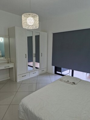 3 bedrooms, in-room safe, iron/ironing board, free WiFi