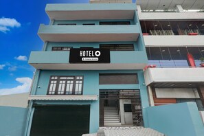 Exterior - Super Hotel Buddheshwar Temple Lucknow (Lucknow)