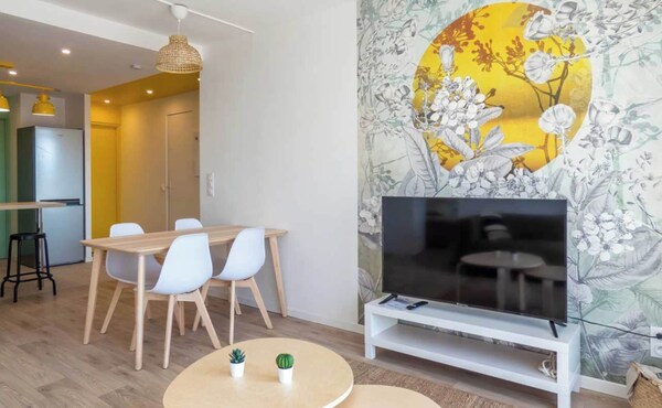 Private Room In A Shared Apartment - Bron - Bron