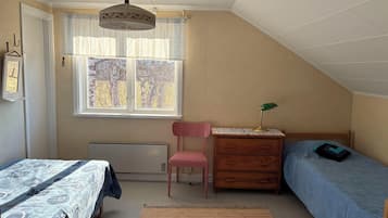 Family House, Hill View