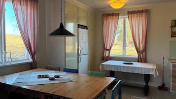 Family House, Hill View | Dining