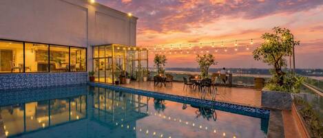 Superior Double Room, Garden View | Pool | Outdoor pool