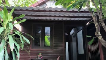 Classic Single Room, Garden View | WiFi (free), bed sheets