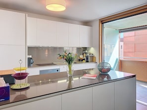 Highchair - Cosy apartment for 4 guests with WIFI, TV, terrace and panoramic view (Locarno)