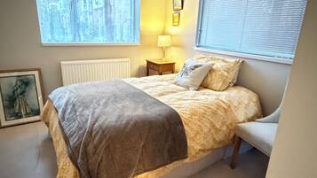3 bedrooms, WiFi, bed sheets
