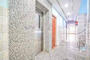 House | Living room - Classic With Balconypacify Hills (Dehradun)