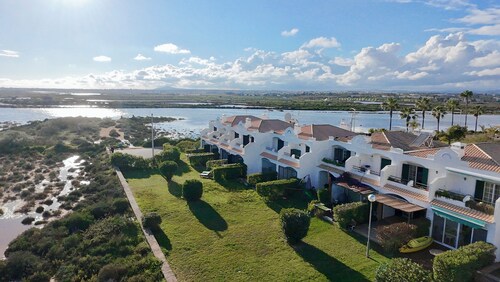Villa Solria 3-Bedroom Villa 5 Minutes from the Beach