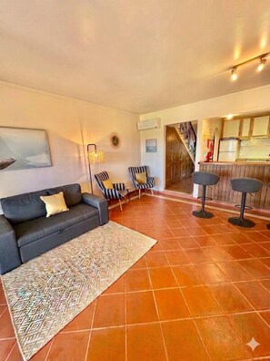 Smart TV - Villa Solria 3-Bedroom Villa 5 Minutes from the Beach (Tavira)