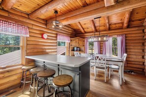 Dining - Hilltop Log Cabin Retreat with Hot Tub & Direct Trail Access Near Lead (Lead)