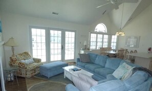 Living area - Coastal living from this spacious 4-bedroom, easy walk to sand and surf (Ocean City)