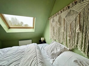 2 bedrooms, WiFi, bed sheets - Gite in a farmhouse with terrace and jacuzzi (Thiembronne)