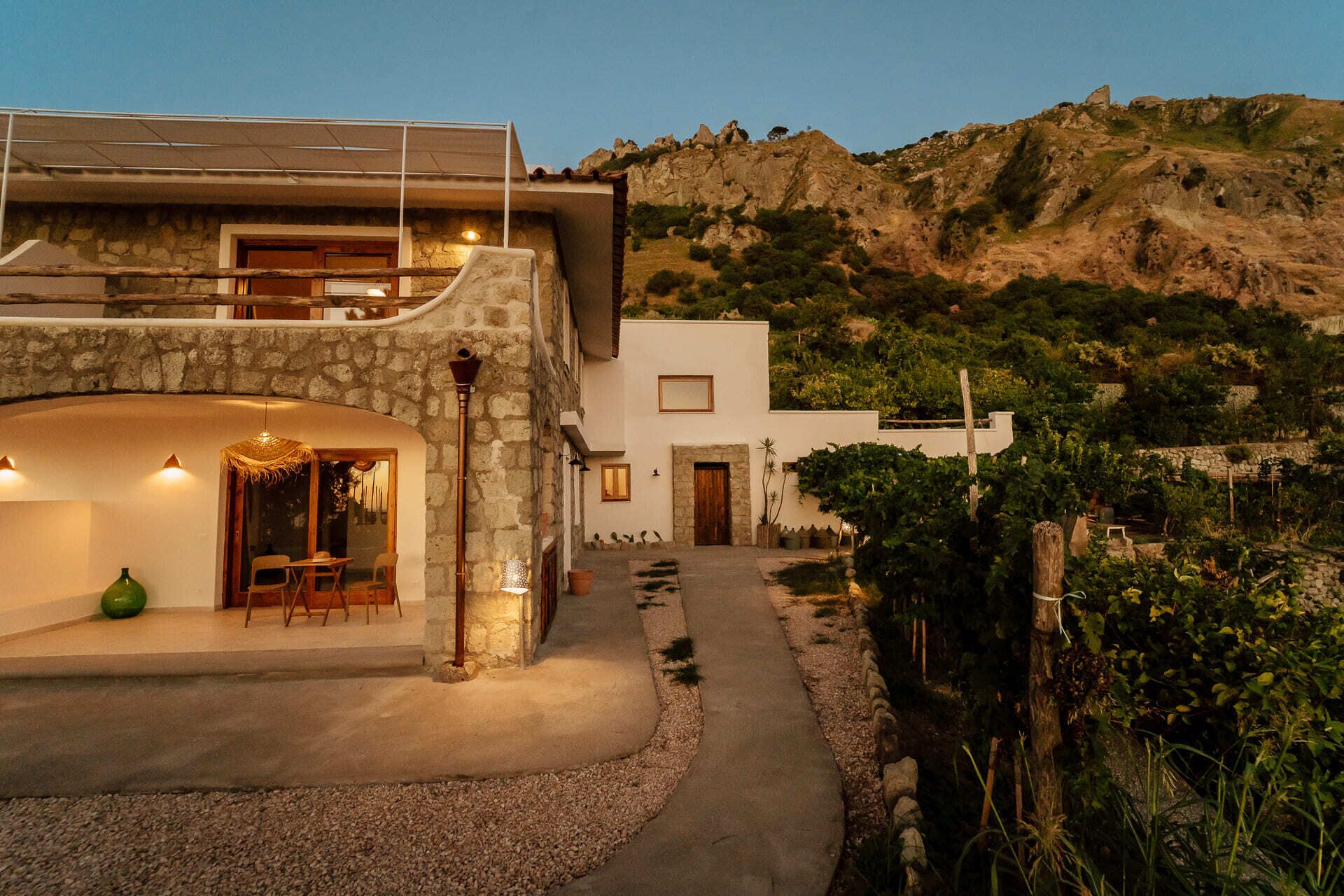 Camera doppia, patio, vista mare | Esterni