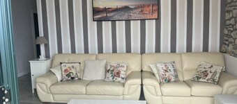 Perfect getaway in a typical Asturian house with sea views, garden and parking.
