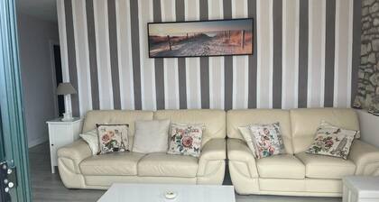 Perfect getaway in a typical Asturian house with sea views, garden and parking.
