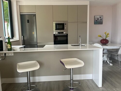 Perfect getaway in a typical Asturian house with sea views, garden and parking.