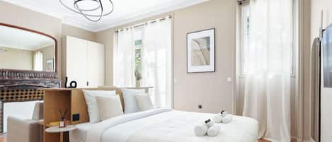 Iron/ironing board, WiFi, bed sheets