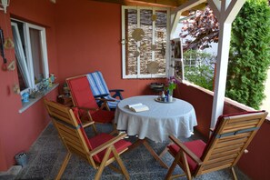 Outdoor dining - Vrbo Property (Basedow)