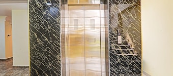 Deluxe Hotel Shyam International