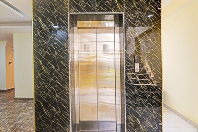 Deluxe Hotel Shyam International