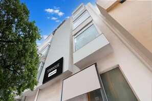 House | Exterior detail - Saver Doublekey Rooms (New Delhi)