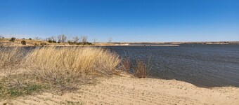< 1 Mi to Calamus Lake! Group Adventure Base