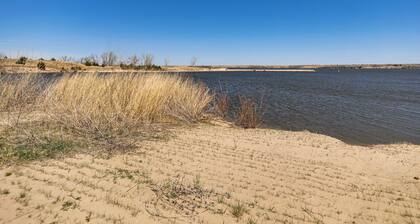 < 1 Mi to Calamus Lake! Group Adventure Base