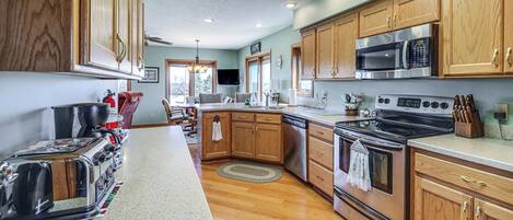 House (3 Bedrooms) | Interior