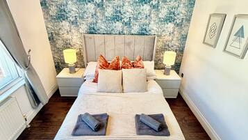 2 bedrooms, iron/ironing board, free WiFi, bed sheets