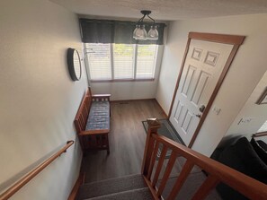 Smart TV, fireplace - Downtown - The Pilot House Seaside Retreat | Hot Tub • Walk to Beach • Pet-Frien (Seaside)