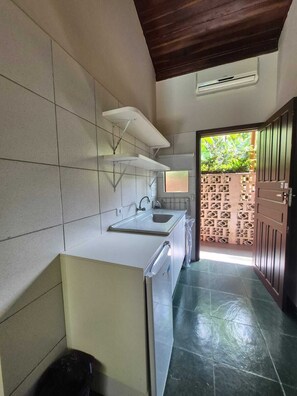 Suite Superior, balkon, pemandangan kolam renang | Dapur pribadi