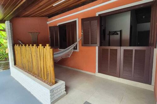 Chambre Triple, balcon, vue piscine | DĂ©tail de lâextĂ©rieur
