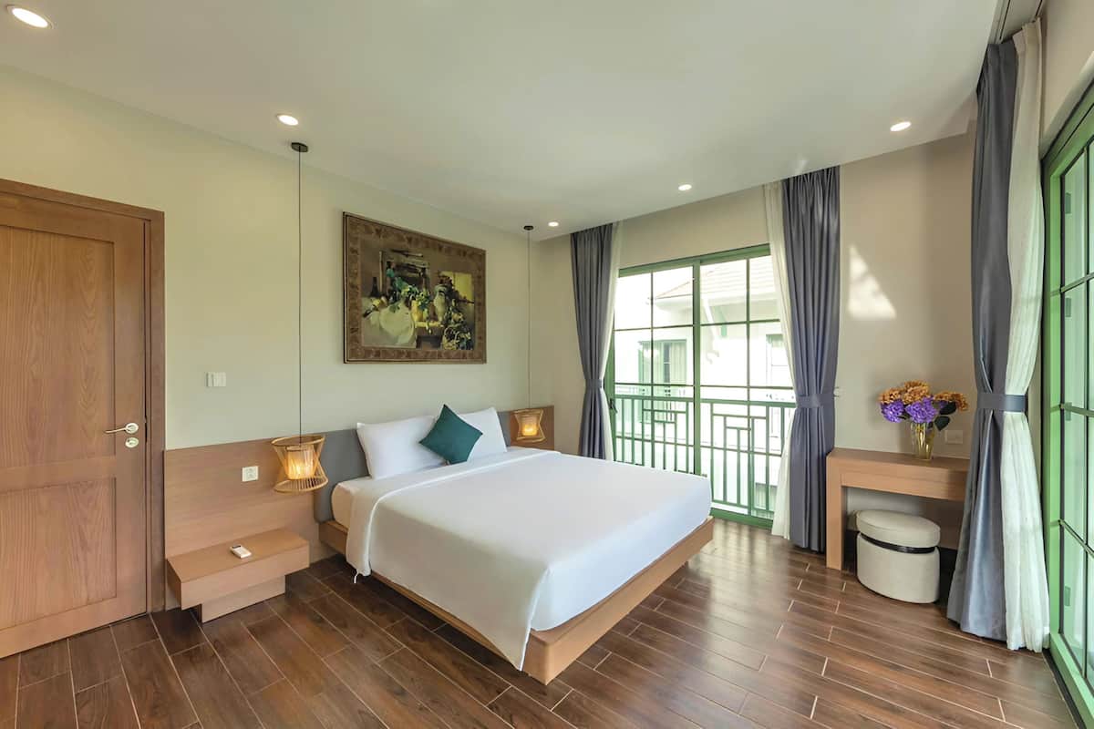 Deluxe Apartment, City View
