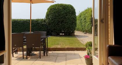 Charming Stone Cottage, Perfect for Country Walks or Cycling….Very Dog Friendly!