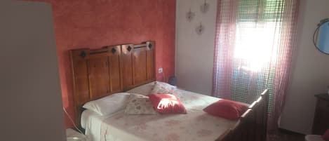 Cofres nos quartos, ferros/tábuas de passar roupa, Wi-Fi de cortesia