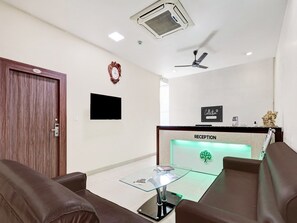 Reception - Super Deluxe Room Dabagardens (Visakhapatnam)