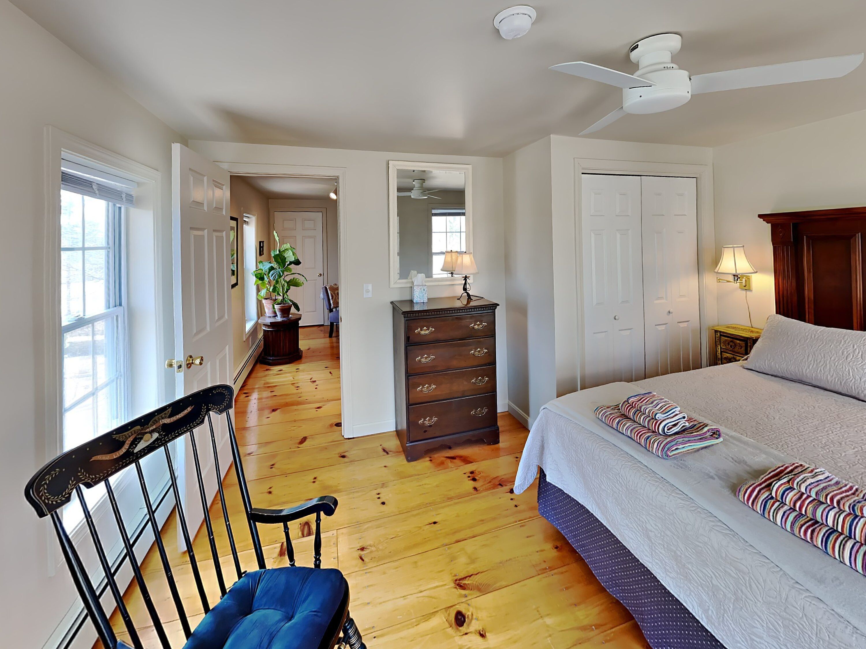 1 chambre, fer et planche à repasser, Wi-Fi gratuit, draps fournis