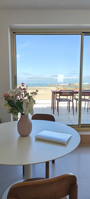 Dining - Studio Soetkin – Sea view & balcony on Zeebrugge beach (Brugge)