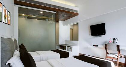 Super Deluxe Twin Room Hotel Harmony