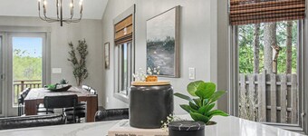 Near Saugatuck | River Views + King Suite