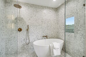 Hair dryer, towels - Near Saugatuck | River Views + King Suite (Fennville)