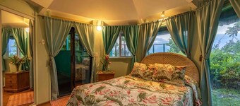 Gazebo Room Farm Stay in Haiku on Road to Hana